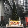 京都駅のクリスマスツリーとイルミネーション